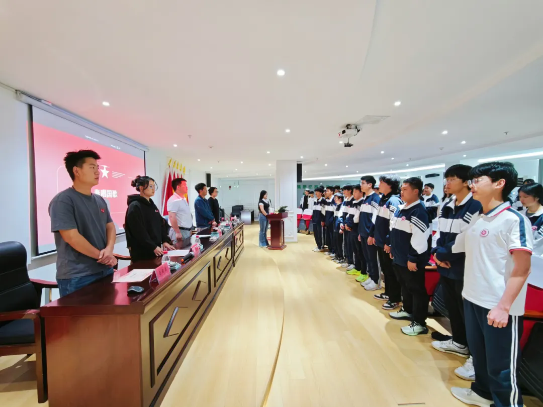 传承五四薪火 青春挺膺担当 | 我校举行五四表彰活动暨新团员入团仪式